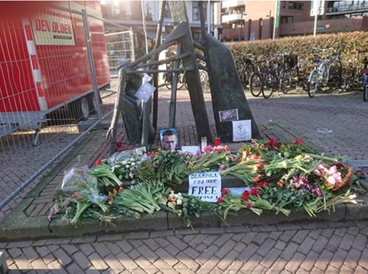 2024 Bloemen bij monument